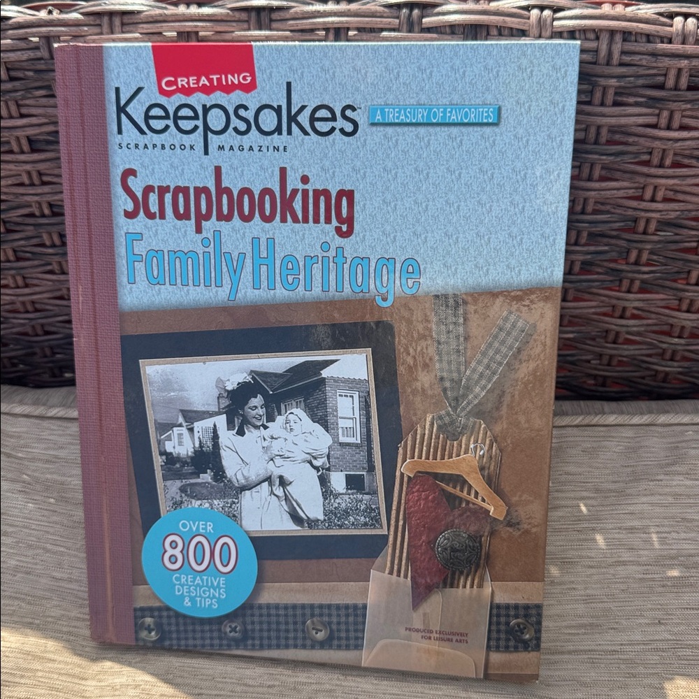 NWOT new gorgeous Scrapbooking Family Heritage Book hardcover